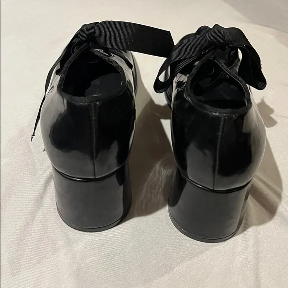 Vintage Steve Madden Square Black Heel with Bow Detail - Picture 2 of 4